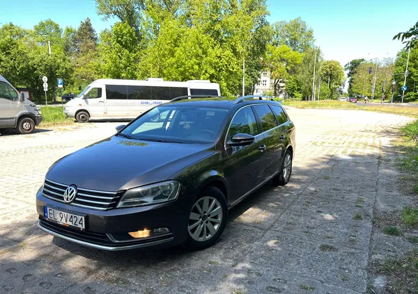 samochody osobowe Volkswagen Passat cena 36400 przebieg: 234400, rok produkcji 2014 z Łódź